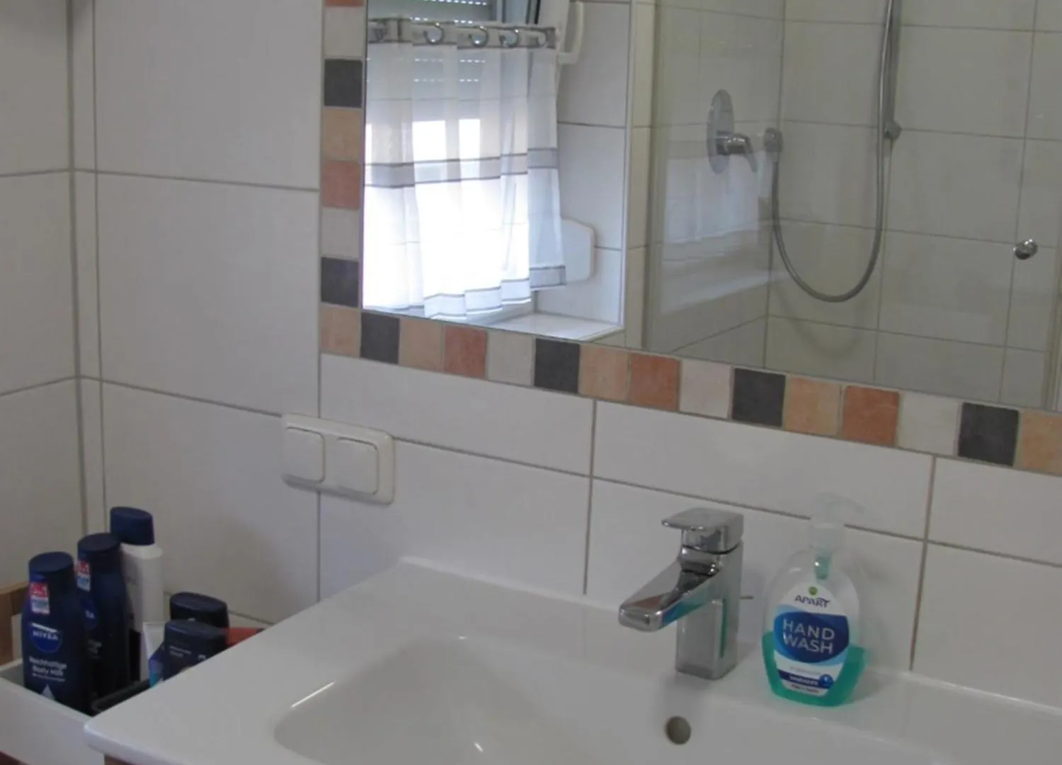 #3 Gemuetliches Ruhiges Zimmer Gartenblick, Gemeinschaftsbad W-Lan Airport Nah Gelegen Mit Late Night Check In Haus Nr 9,5 Trunkelsberg Deutschland